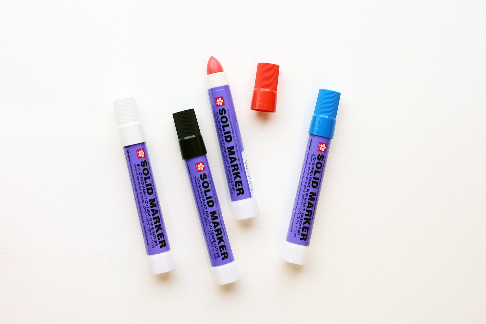 Additional product photo of the Sakura Solid Marker.